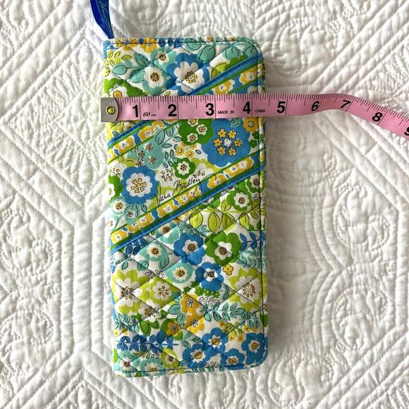 Vera Bradley English Meadow Green Blue Floral Quilted Clutch Wallet Foldover 9x4 - Picture 6 of 6